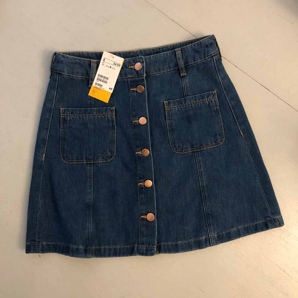 H & M denim button up skirt
